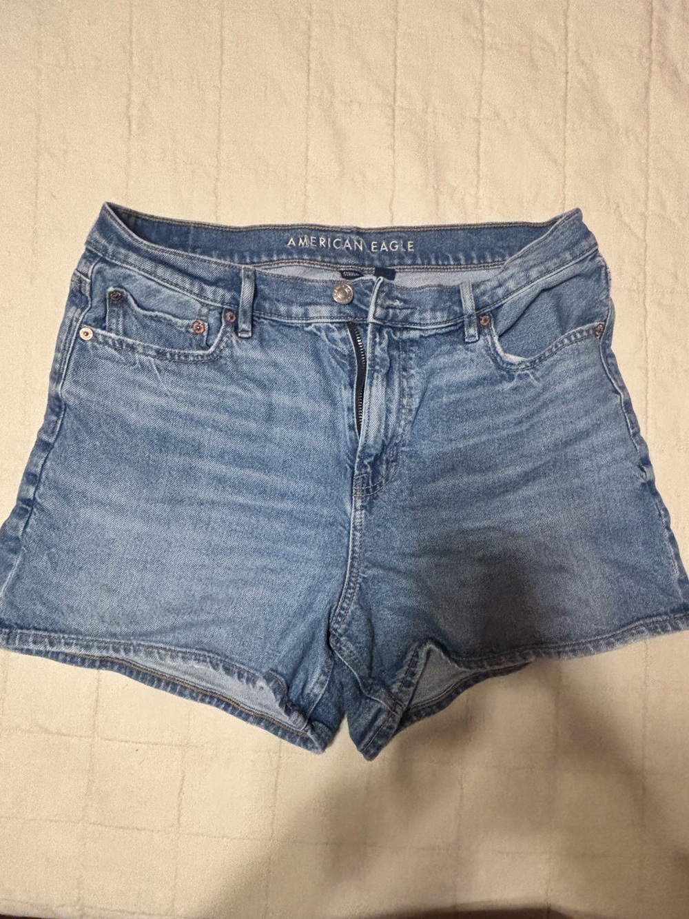 American Eagle Outfitters Light Wash Denim High-Rise Shorts Size 10